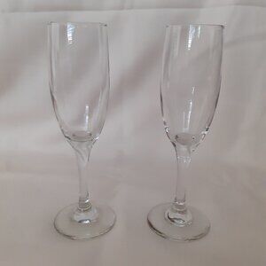 Pair of simple crystal champagne flutes EUC